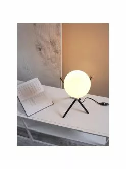Westwing Collection Kleine Tripod Tischlampe Erik mit Glasschirm, Ø 15 x H 33 cm -Leuchten Verkaufsladen Kleine Tripod Tischlampe Erik mit Glasschirm 4