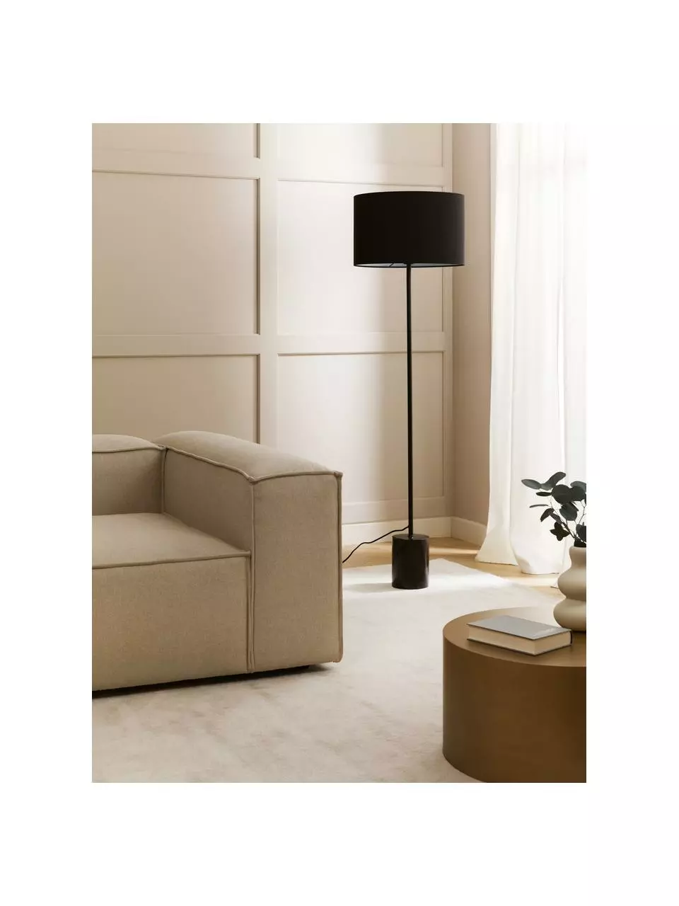 Westwing Collection Stehlampe Cody mit Marmorfuß, Ø 45 x H 159 cm 4 Westwing Collection Stehlampe Cody mit Marmorfuß, Ø 45 x H 159 cm – Bild 2