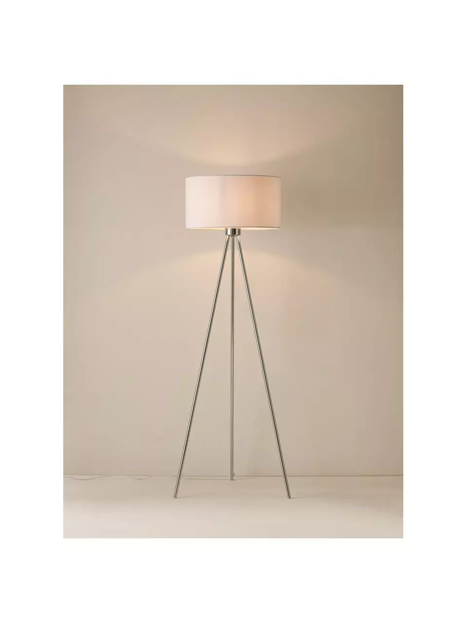 Westwing Collection Tripod Stehlampe Cella mit Stoffschirm, Ø 45 x H 147 cm 5 Westwing Collection Tripod Stehlampe Cella mit Stoffschirm, Ø 45 x H 147 cm – Bild 3