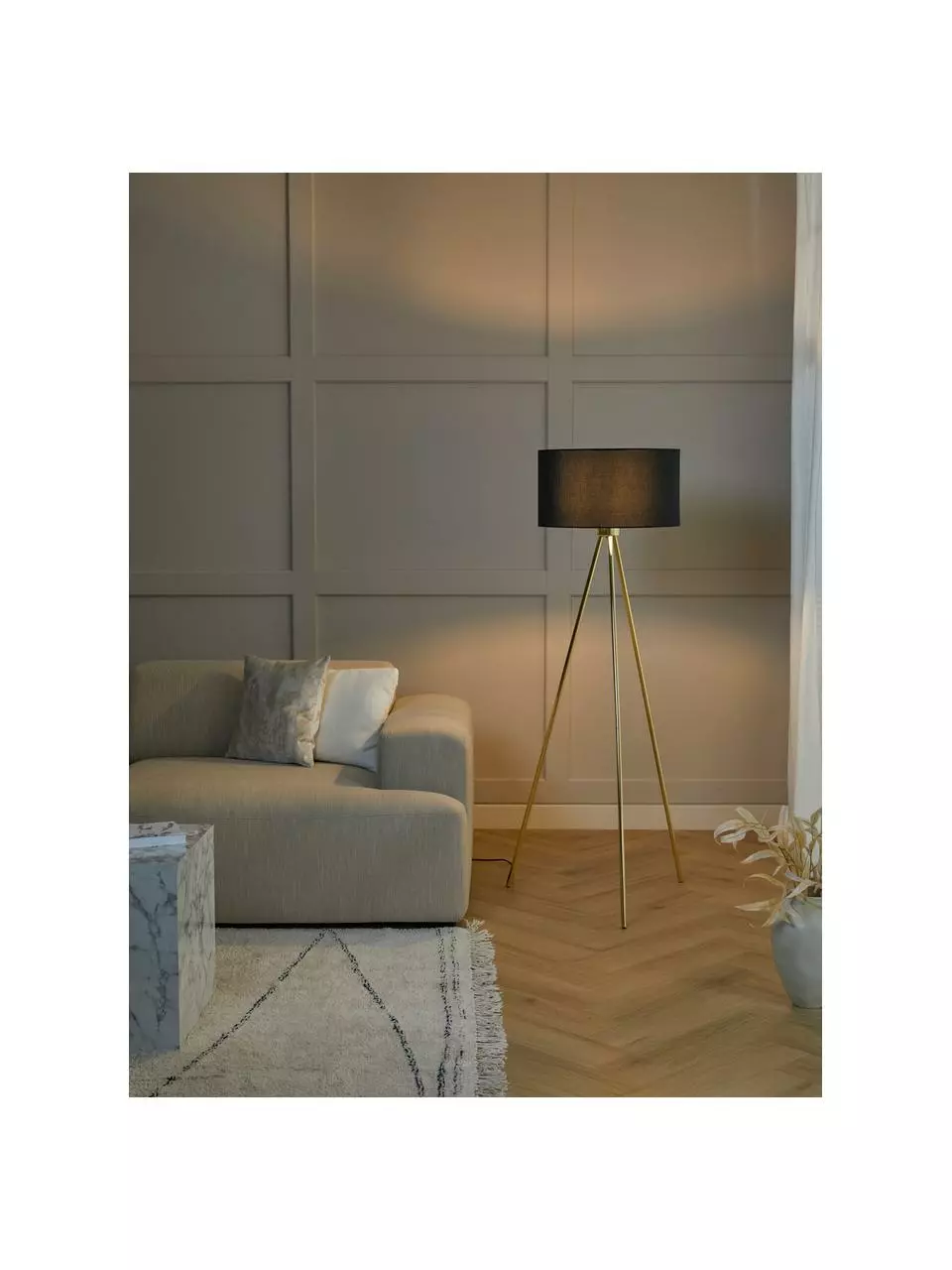 Westwing Collection Tripod Stehlampe Cella mit Stoffschirm, Ø 45 x H 147 cm 8 Westwing Collection Tripod Stehlampe Cella mit Stoffschirm, Ø 45 x H 147 cm – Bild 6